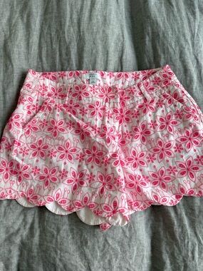 Crown & Ivy Pink Floral Scallop-Hem Women’s Shorts size 16